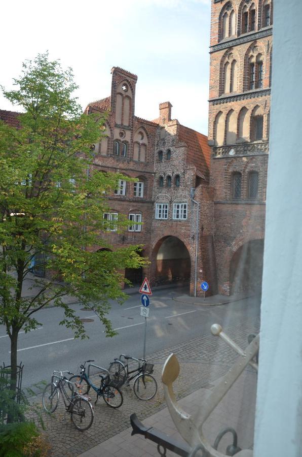 Altstadthotel Zum Goldenen Anker Lubeck Exterior photo